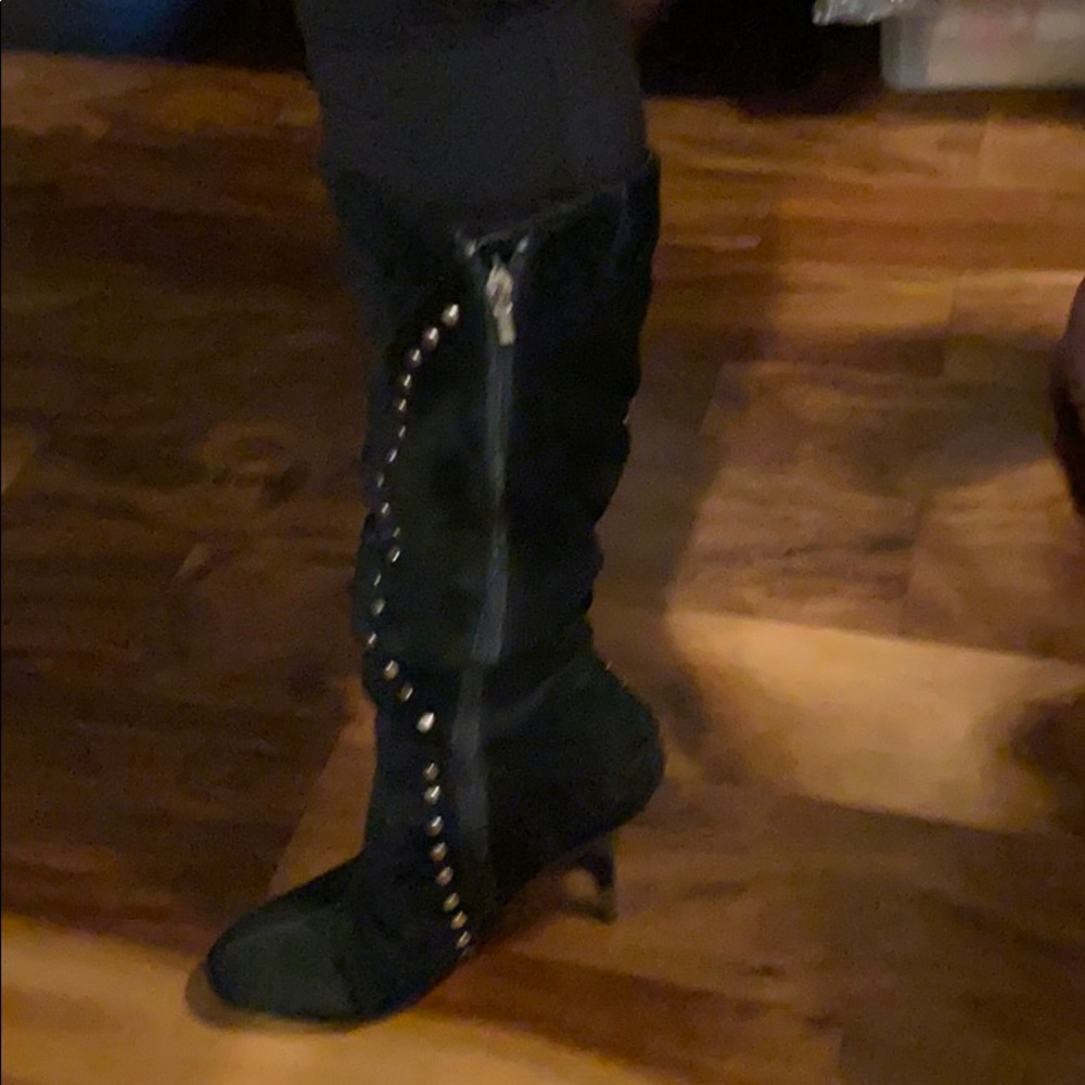 Boots - Picture 5 of 7